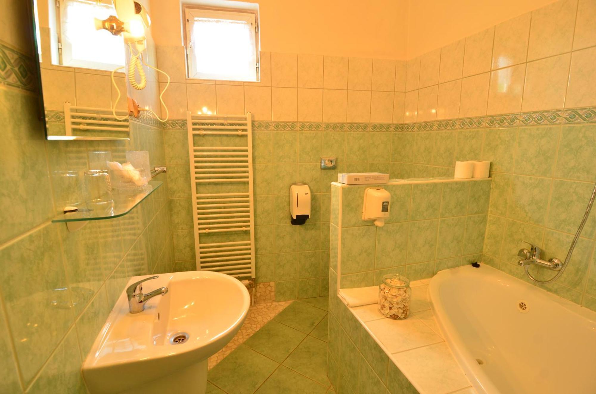 Baronka Bed & Breakfast & Bistrot Betliar Extérieur photo
