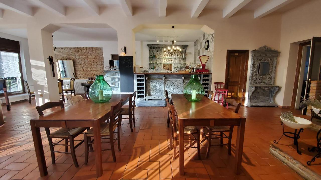 Baronka Bed & Breakfast & Bistrot Betliar Extérieur photo