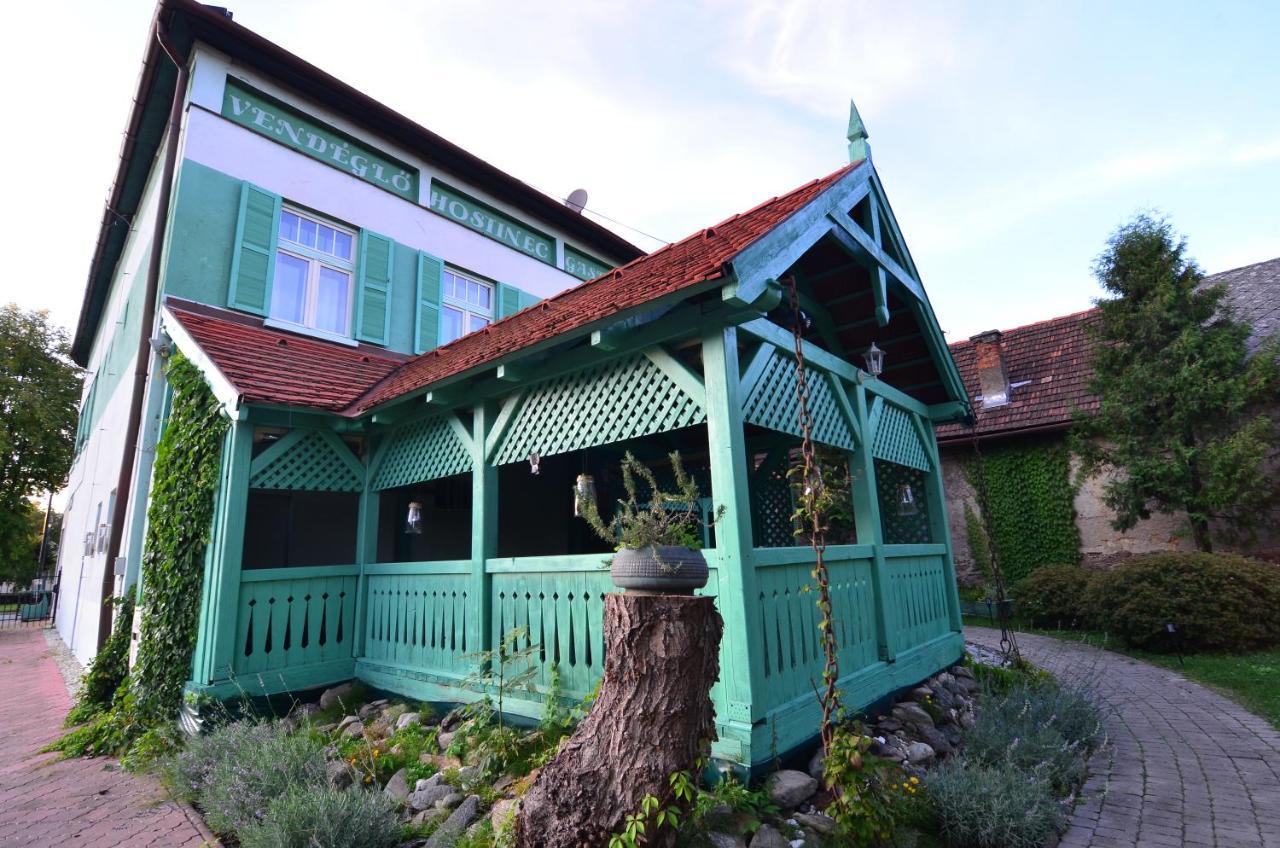 Baronka Bed & Breakfast & Bistrot Betliar Extérieur photo