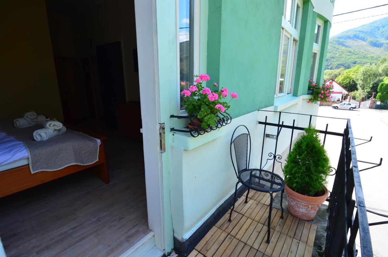 Baronka Bed & Breakfast & Bistrot Betliar Extérieur photo