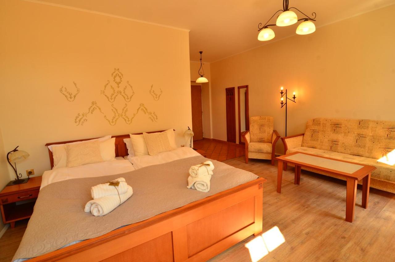 Baronka Bed & Breakfast & Bistrot Betliar Extérieur photo